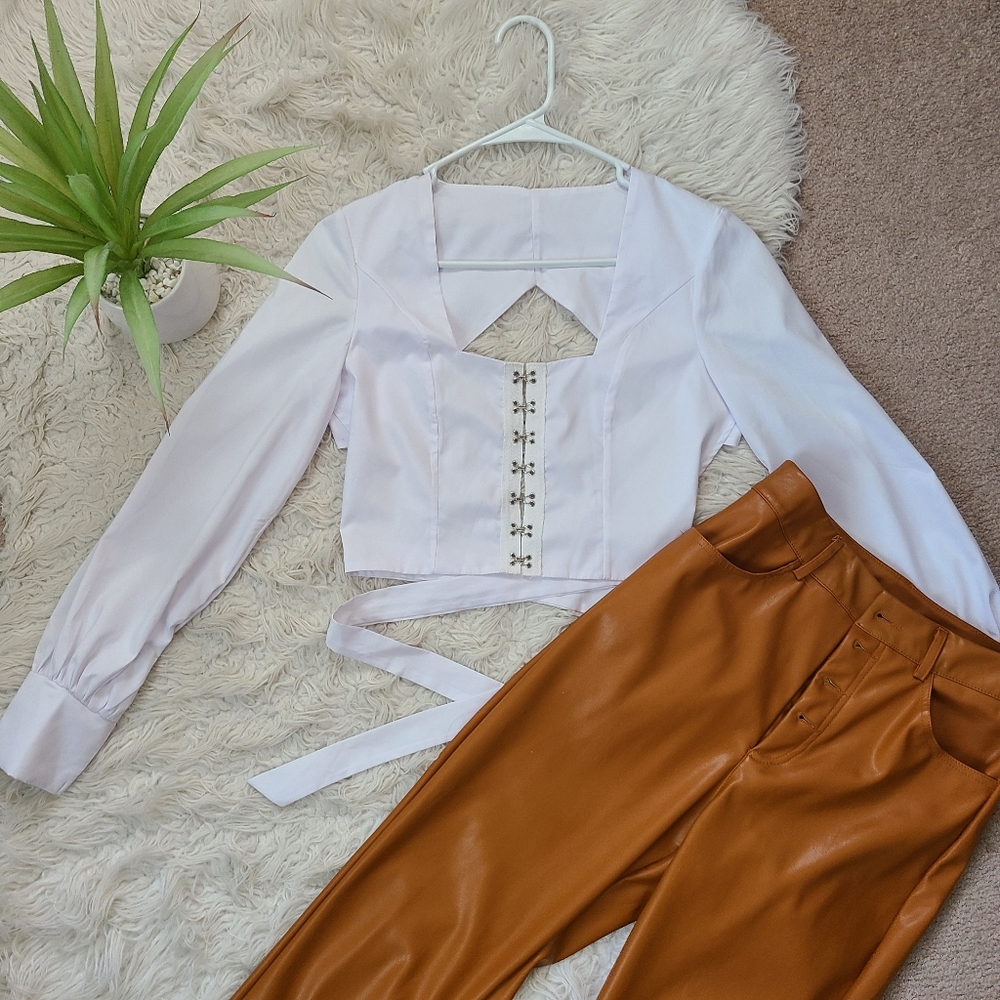 White front clasp open back long sleeve crop top